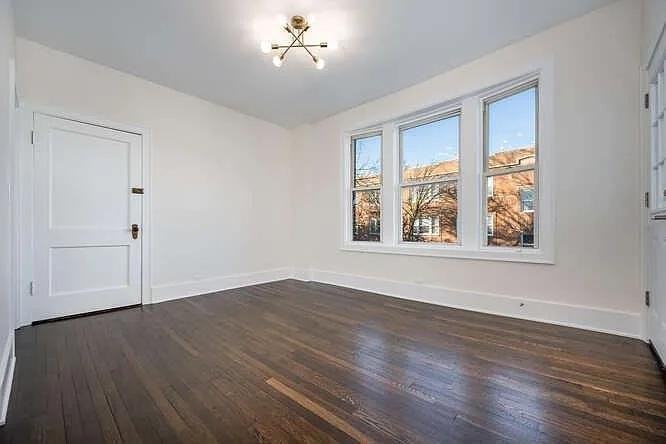 3255 N Hamlin Ave #1 - Photo 5 of 7