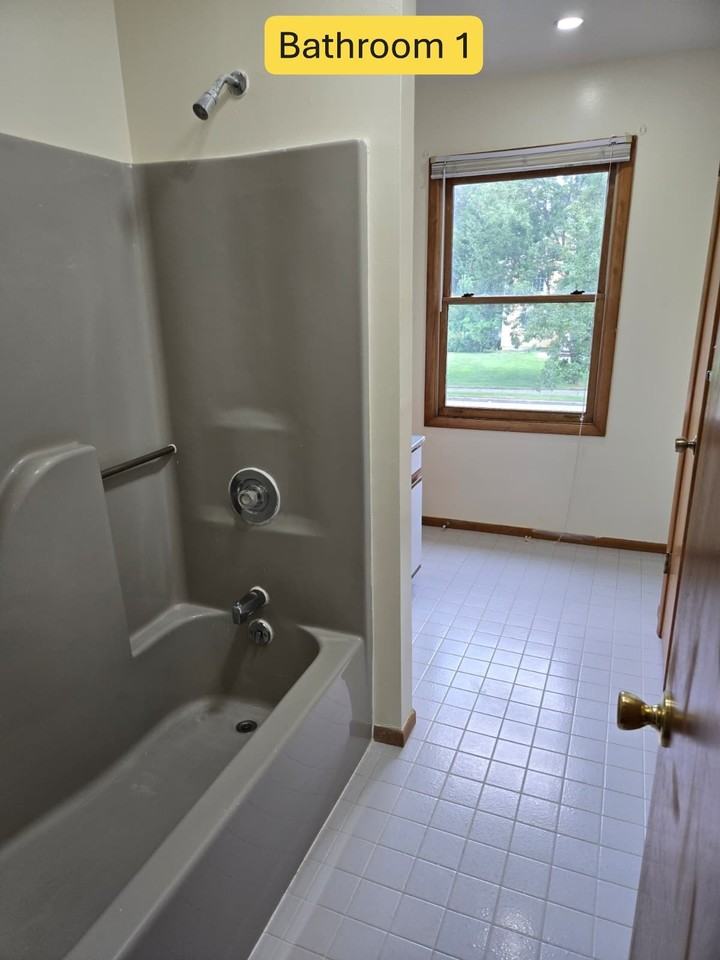 195 Edgemere Ct - Photo 5 of 16