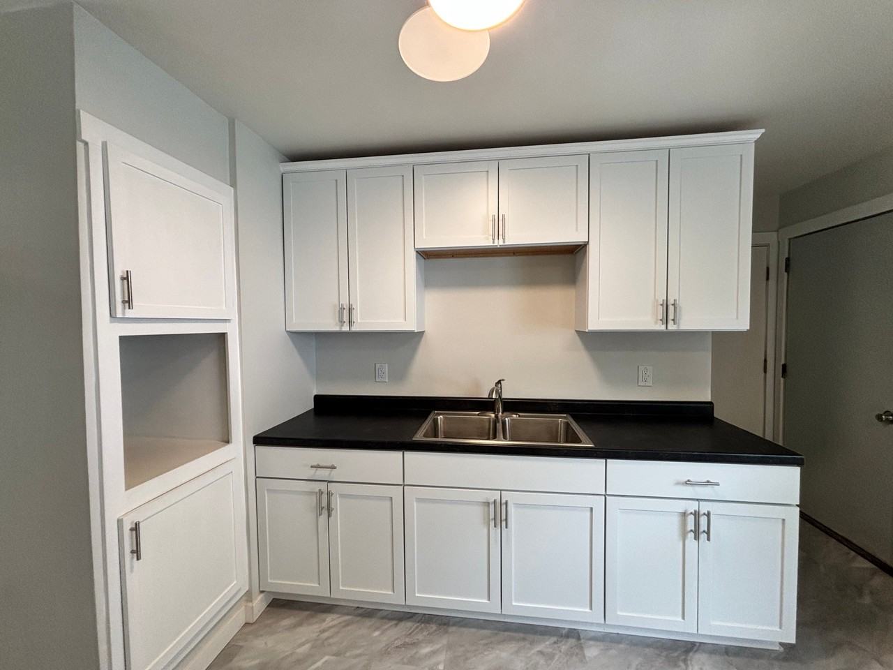 4727 Lexington Ave - Photo 6 of 15