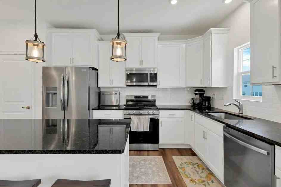 1316 Linnview Xing - Photo 2 of 7