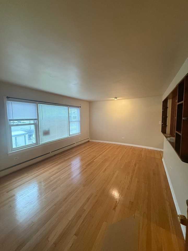 5501 W 18th St #4 - Photo 3 of 7