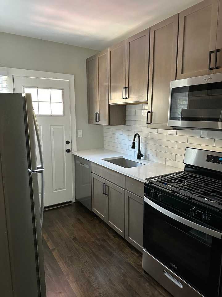 2533 Hartrey Ave #2537UNIT1 - Photo 2 of 12
