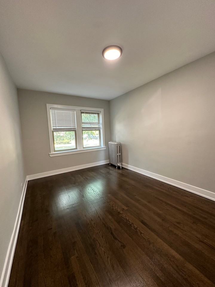 2533 Hartrey Ave #2537UNIT1 - Photo 5 of 12