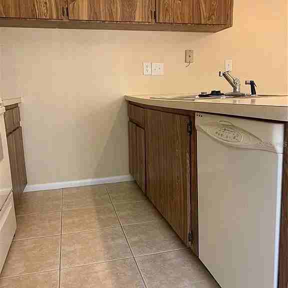2602 7th Ct #15 - Photo 4 of 40