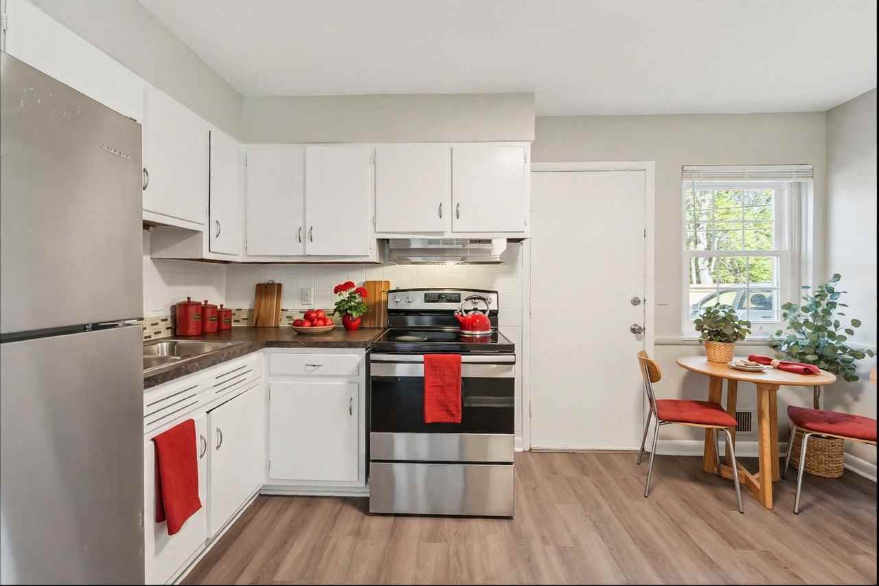 889 N Meadows Ct #2 - Photo 3 of 4