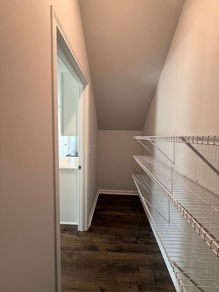 4919 Sandringham Ln - Photo 6 of 20