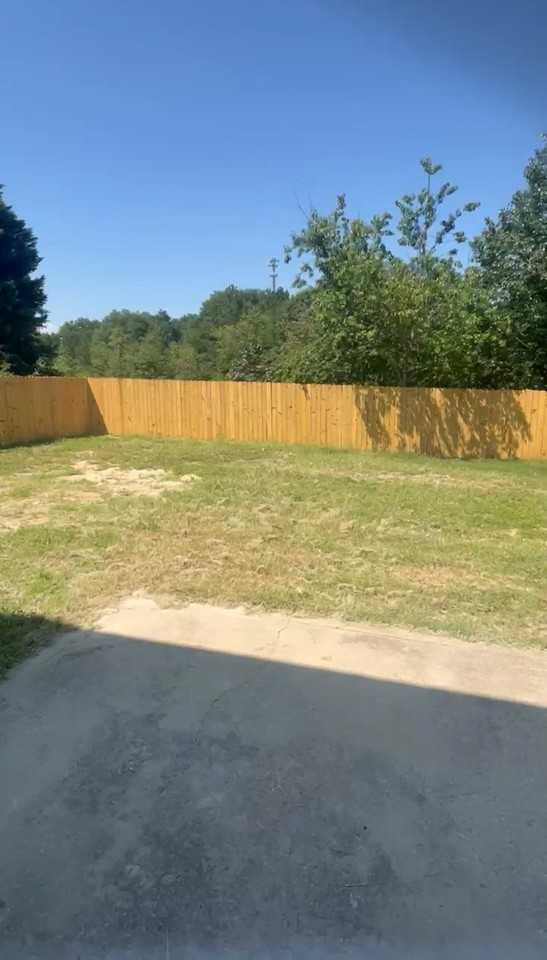 3336 Eastgate St - Photo 4 of 9
