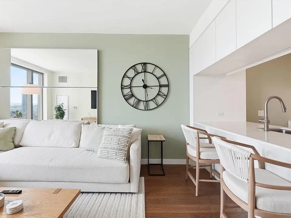 99 Hudson St #99 - Photo 3 of 20