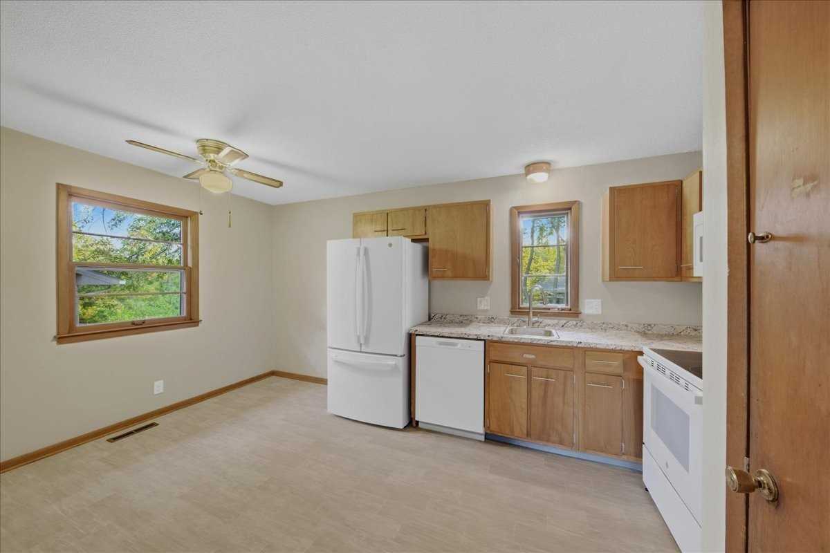 7817 England Dr - Photo 5 of 14