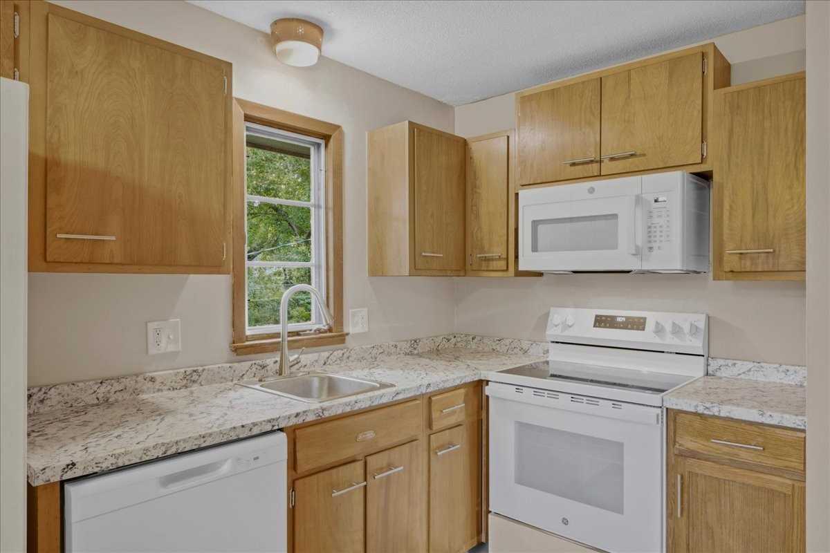 7817 England Dr - Photo 6 of 14