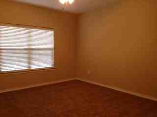 4913 Elizabeth St #17 - Photo 6 of 9