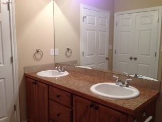 4913 Elizabeth St #17 - Photo 7 of 9