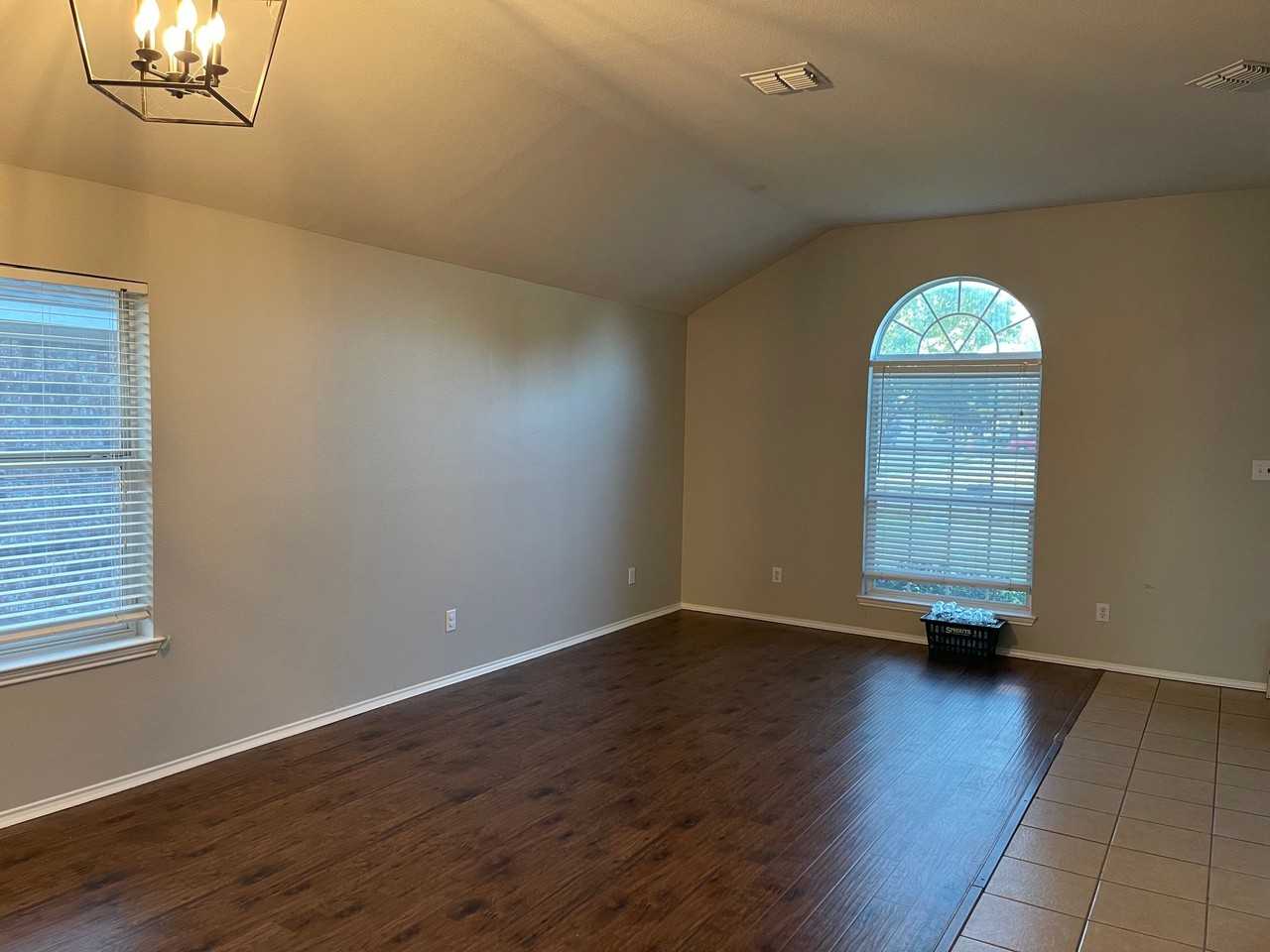 4104 Summerhill Ln - Photo 7 of 10