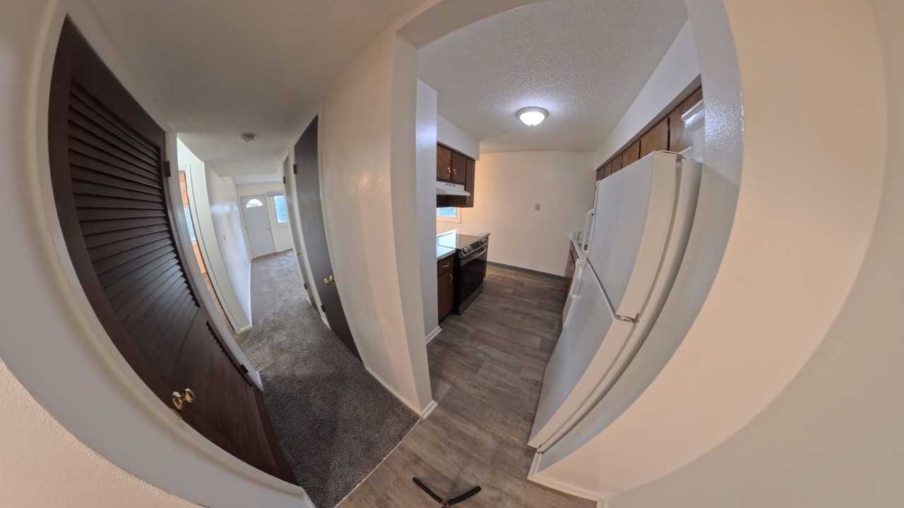 2013 Nw Hickory Ln #9 - Photo 4 of 12