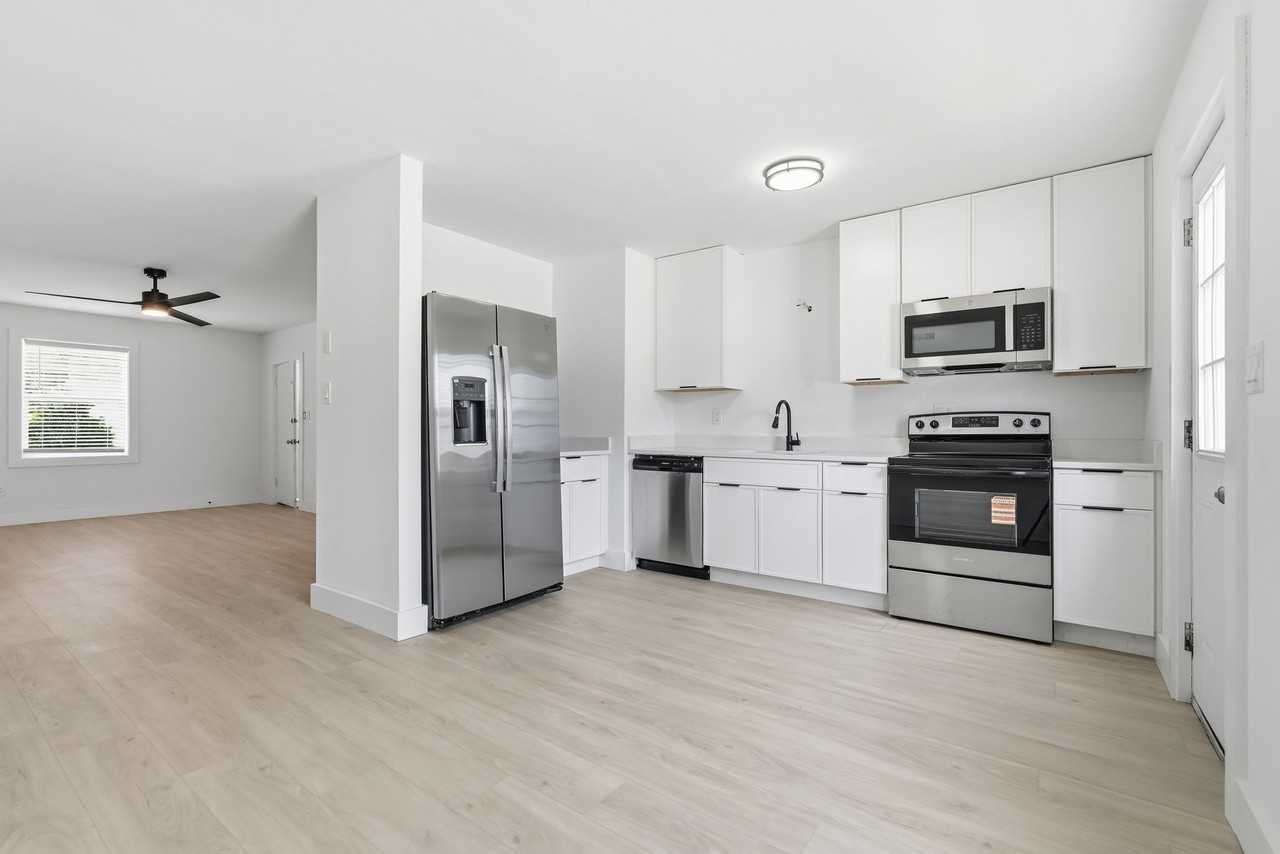 604 19th Ave N - Photo 3 of 19