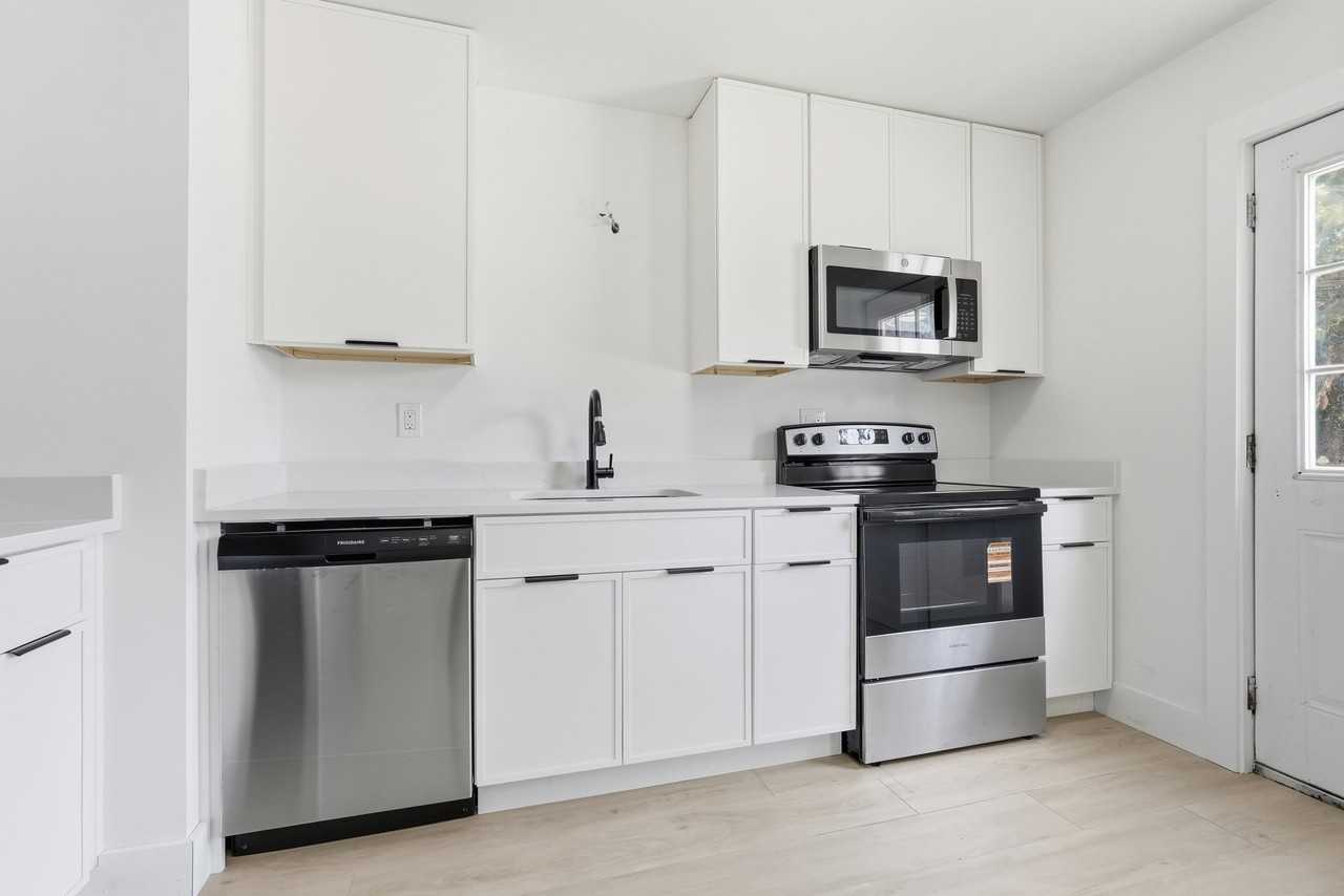 604 19th Ave N - Photo 4 of 19