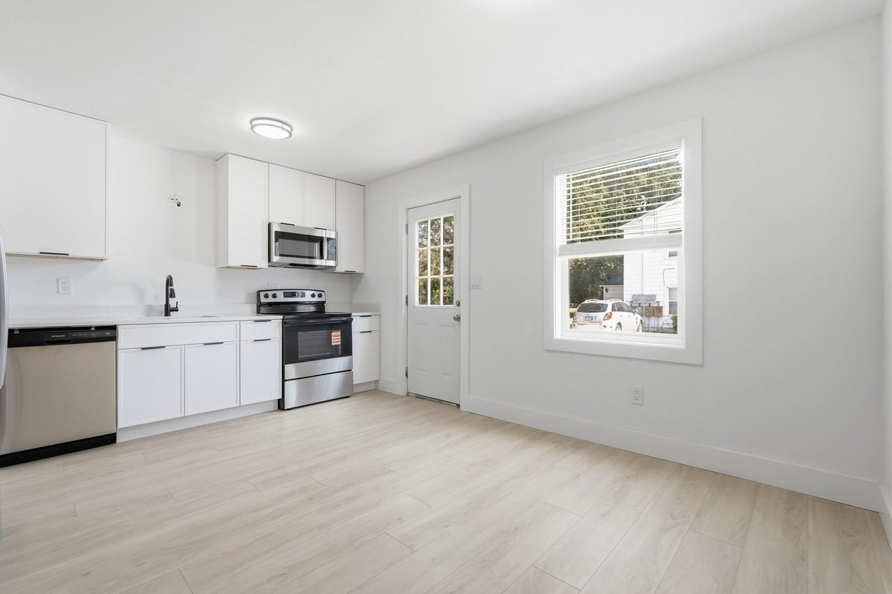 604 19th Ave N - Photo 5 of 19