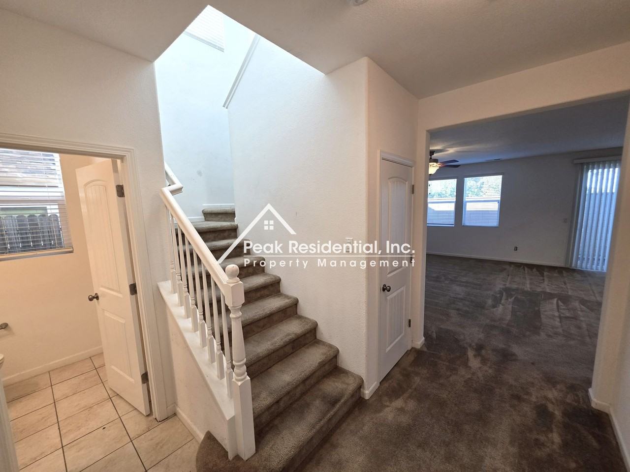 5389 Sablewood Ln - Photo 4 of 28