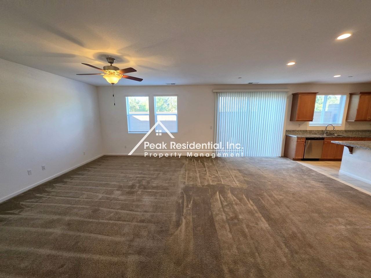 5389 Sablewood Ln - Photo 5 of 28