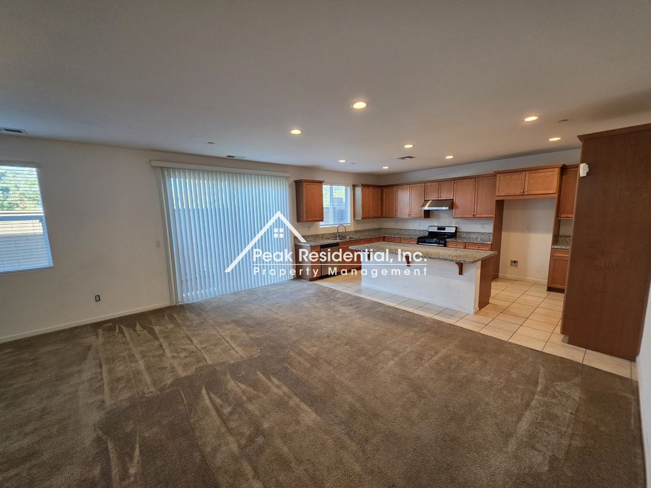 5389 Sablewood Ln - Photo 6 of 28
