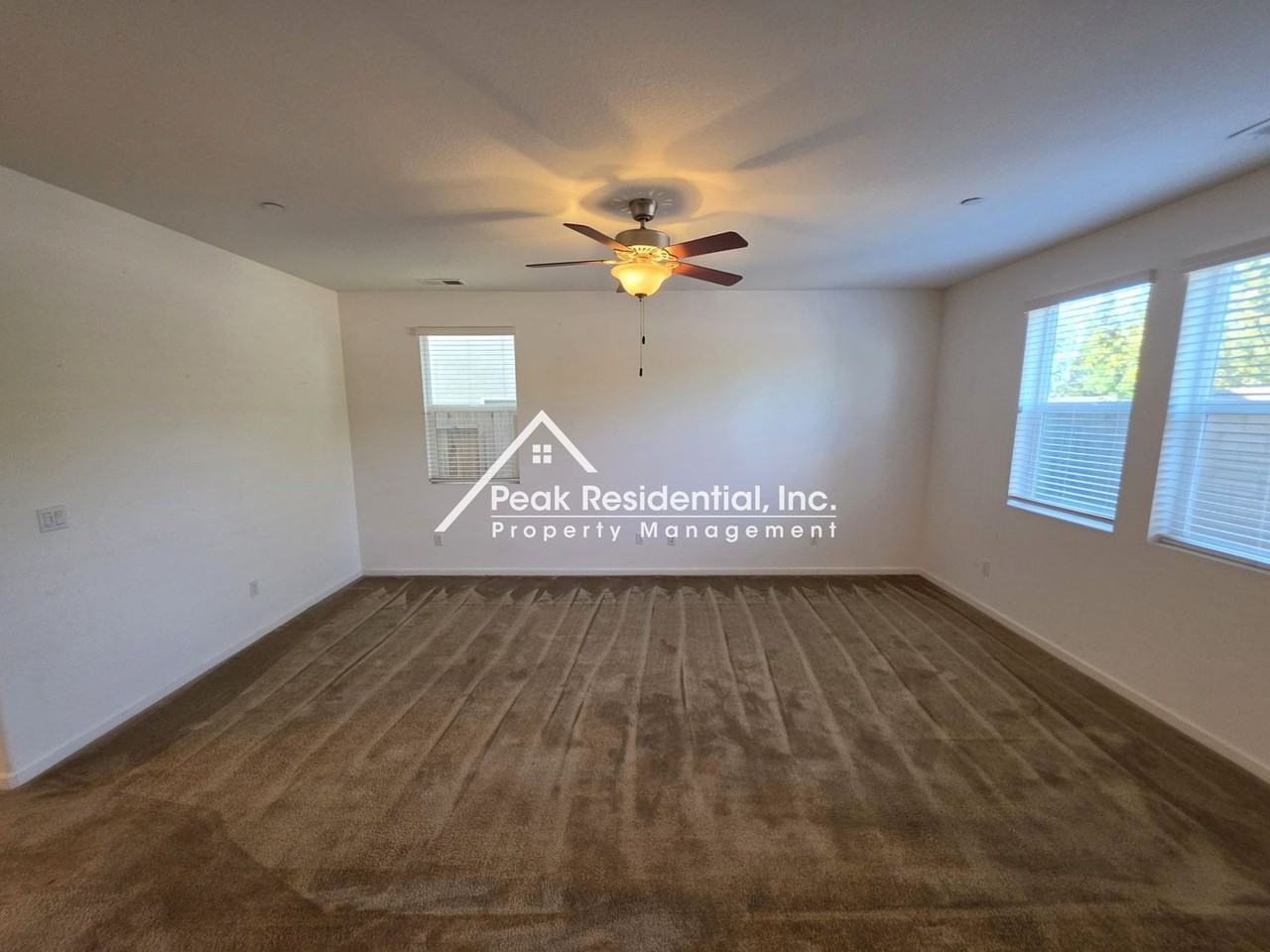 5389 Sablewood Ln - Photo 7 of 28