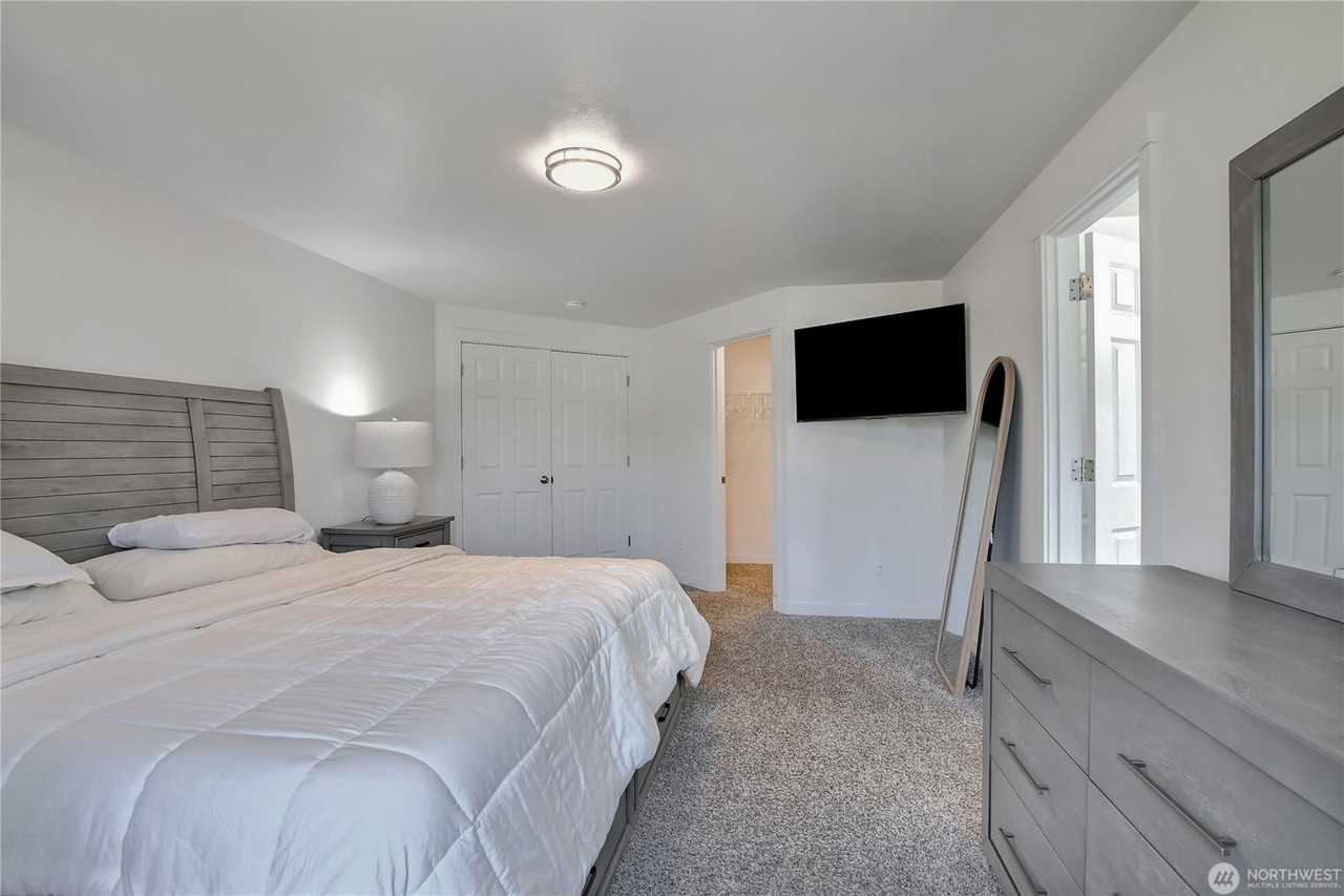 8824 161st Street Ct E #NA - Photo 5 of 8