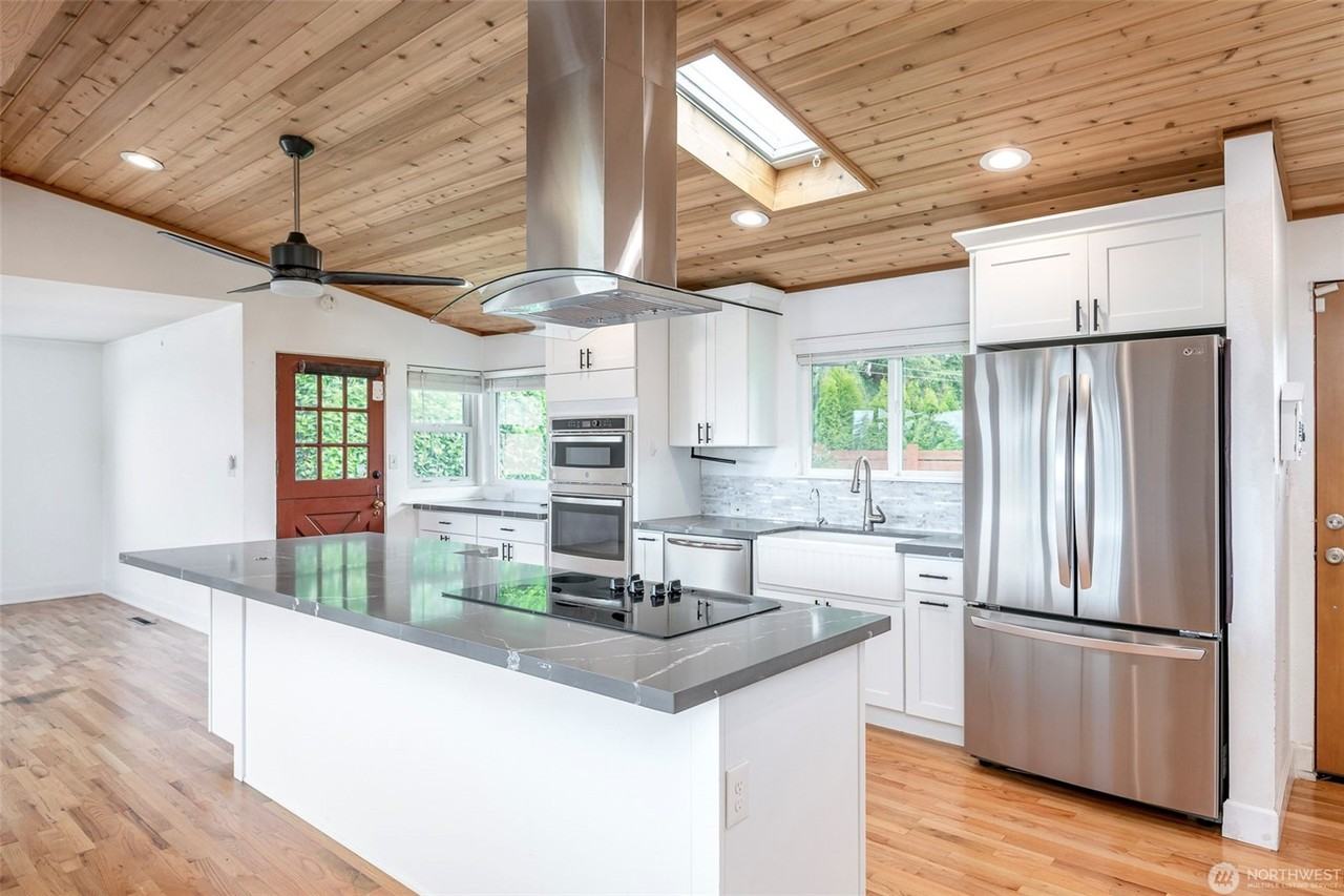 3613 N 30th St #NA - Photo 3 of 6