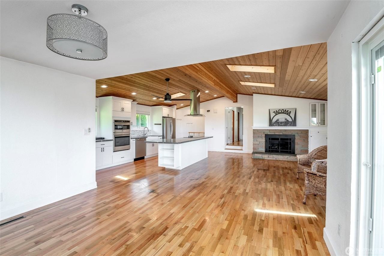 3613 N 30th St #NA - Photo 5 of 6