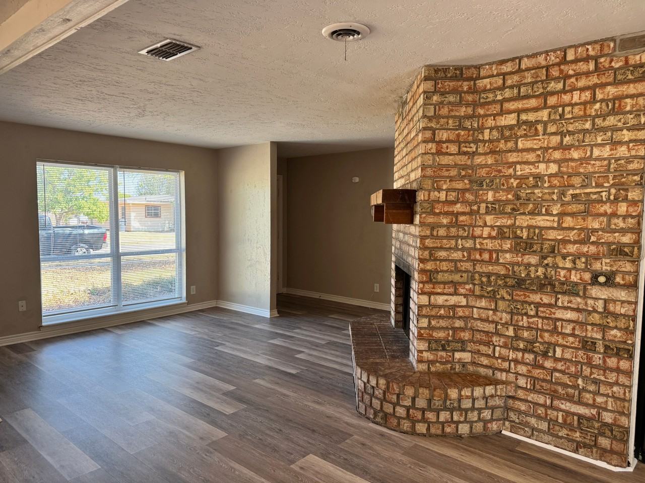 4604 Stanford Ave #NA - Photo 3 of 35