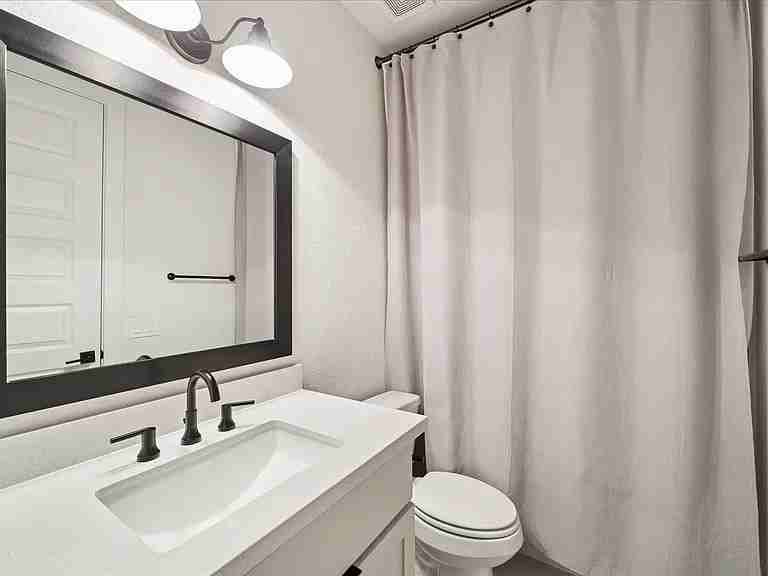 1122 Thompson St #NA - Photo 5 of 29
