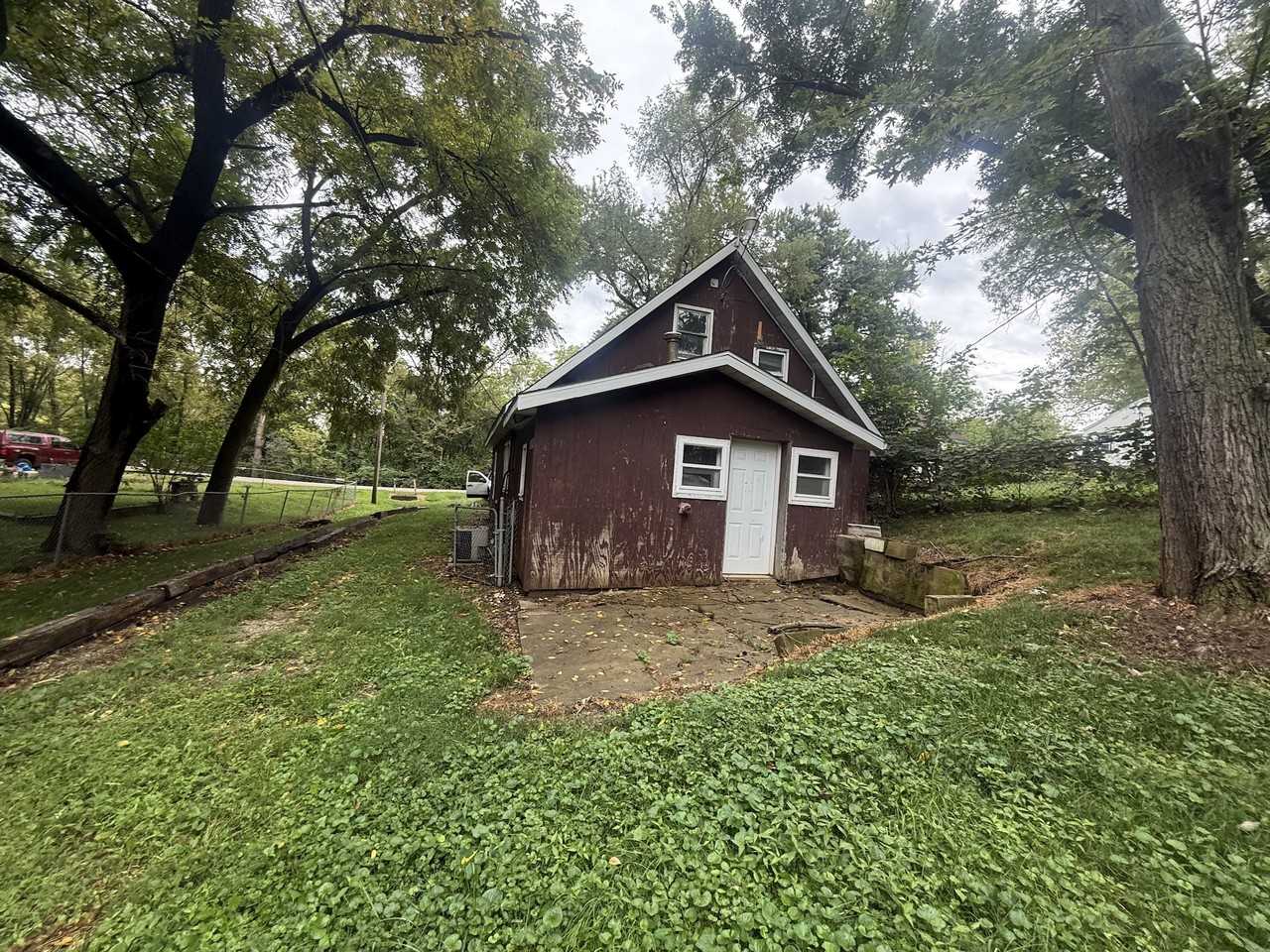 323 S Clarence Pl #NA - Photo 2 of 18