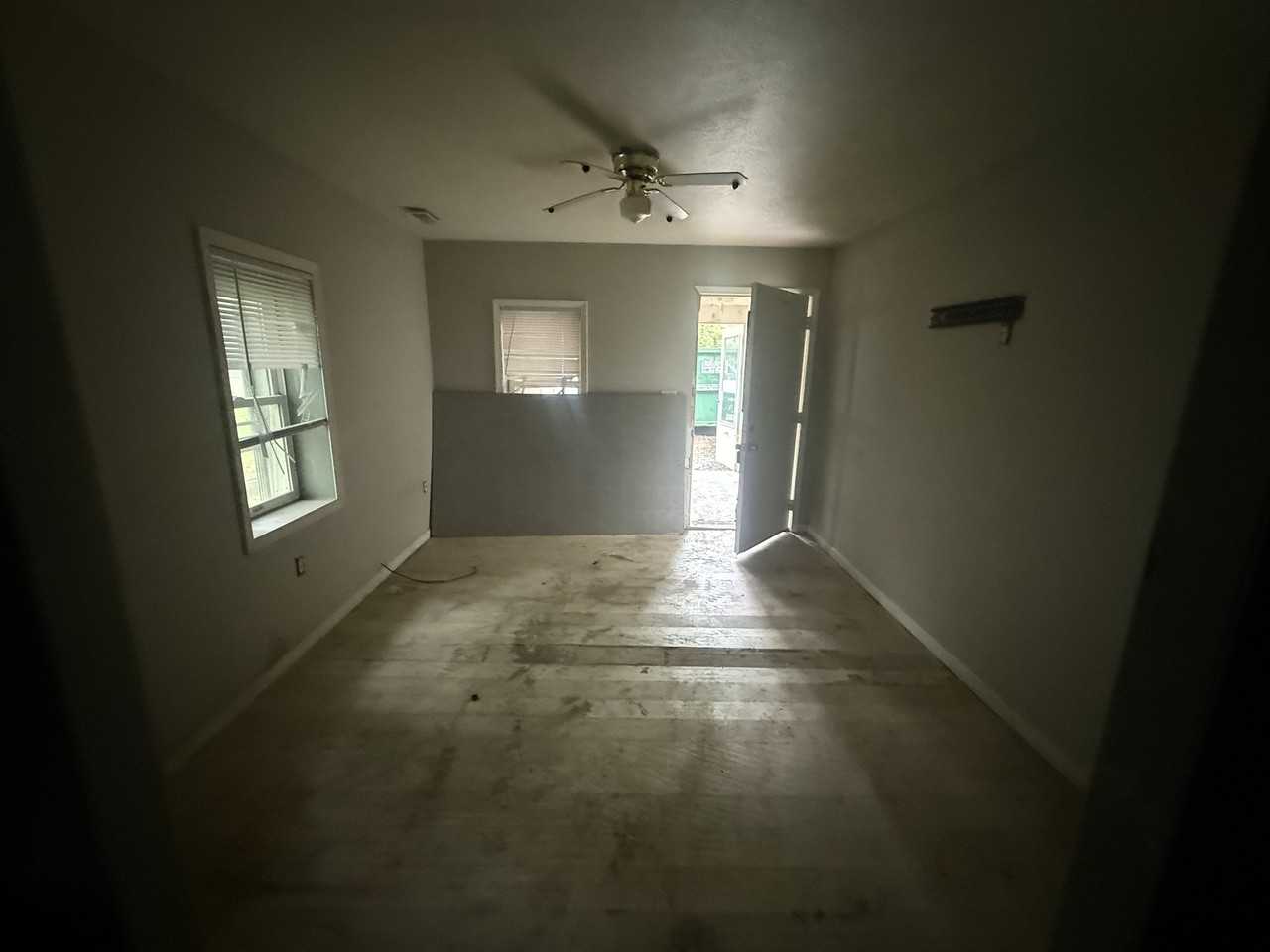 323 S Clarence Pl #NA - Photo 5 of 18