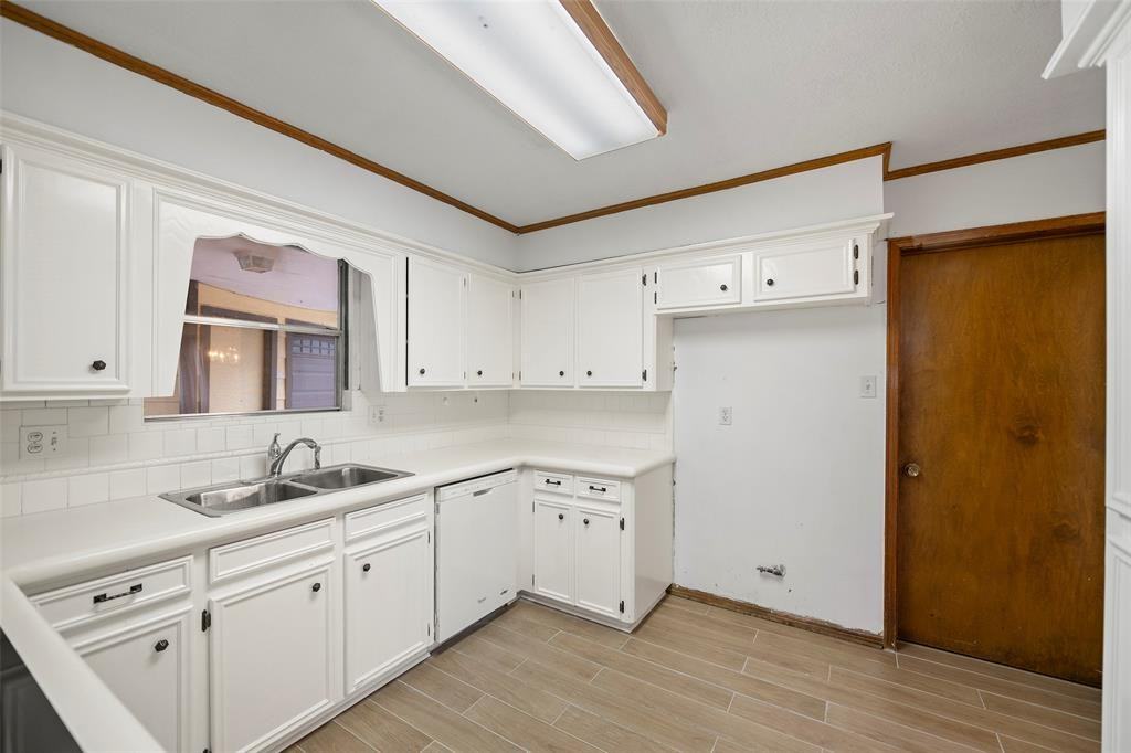 16318 Southampton Dr #NA - Photo 5 of 17