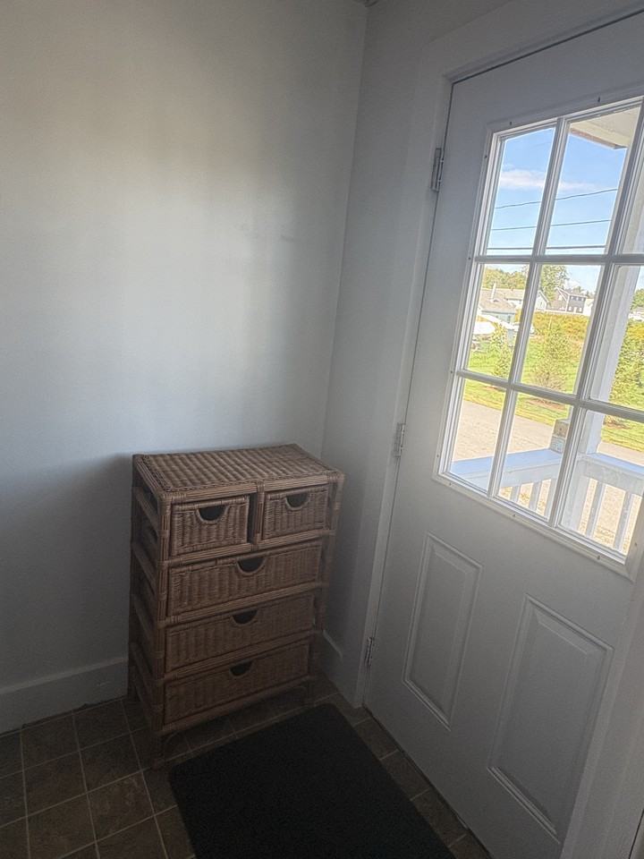38 Jannell Ct #B - Photo 4 of 17
