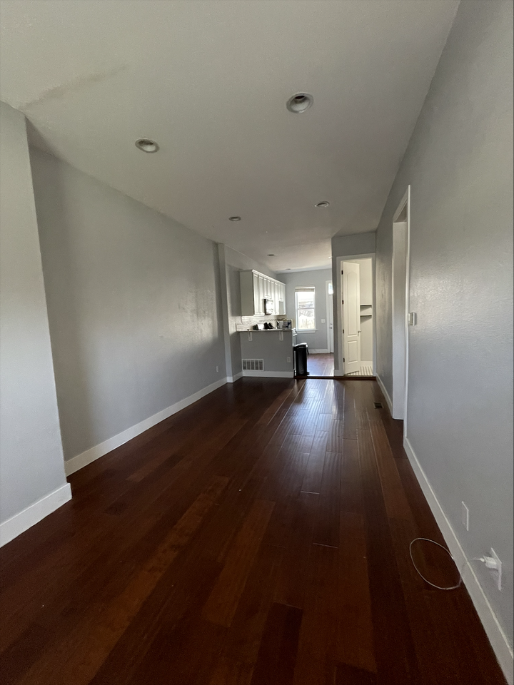 1305 E 31st Ave #NA - Photo 5 of 10