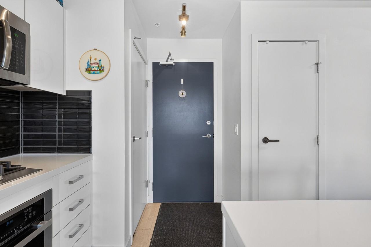 1010 Residential - Photo 5 of 35