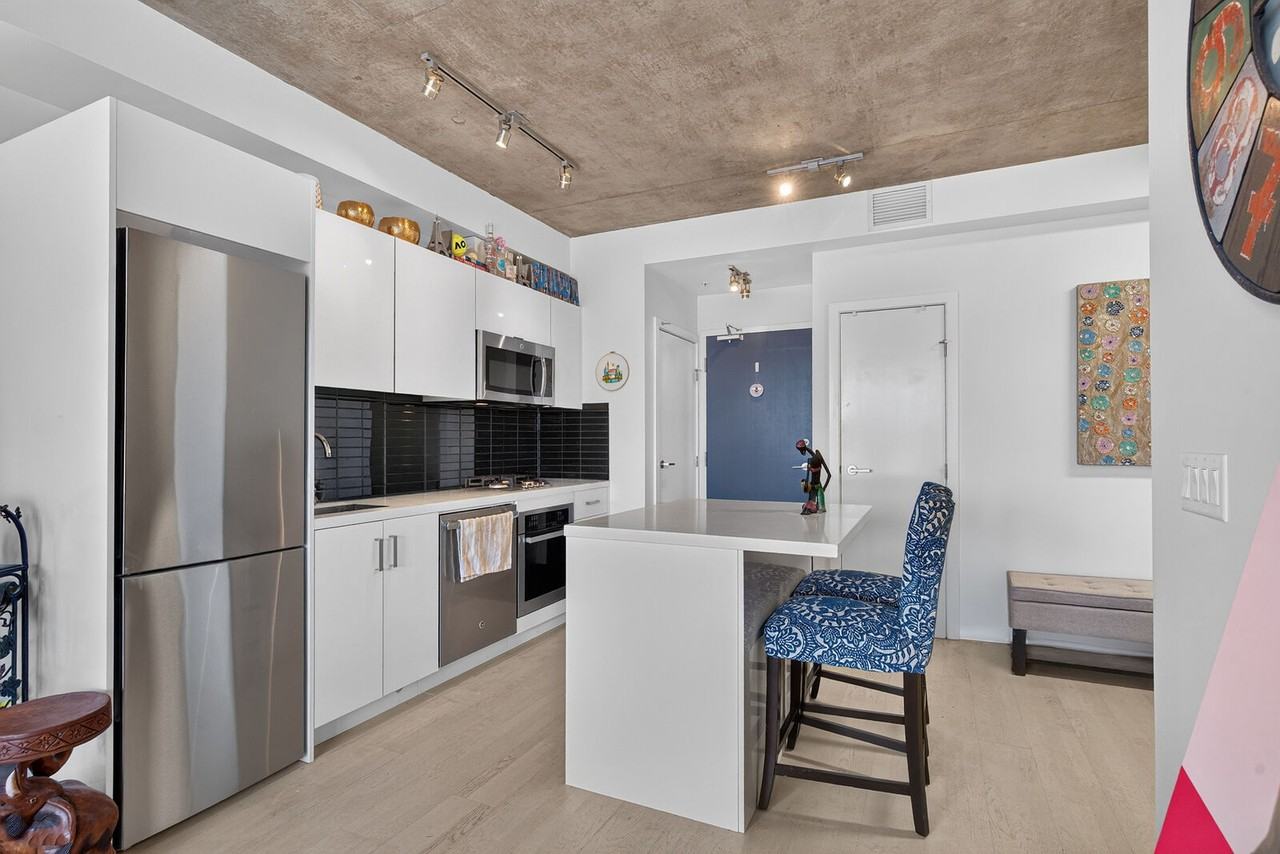1010 Residential - Photo 6 of 35