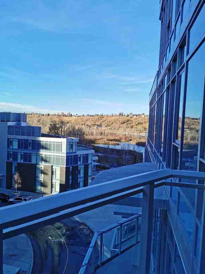 199 - 601 - 138 Waterfront Court Southwest - Photo 2 of 4