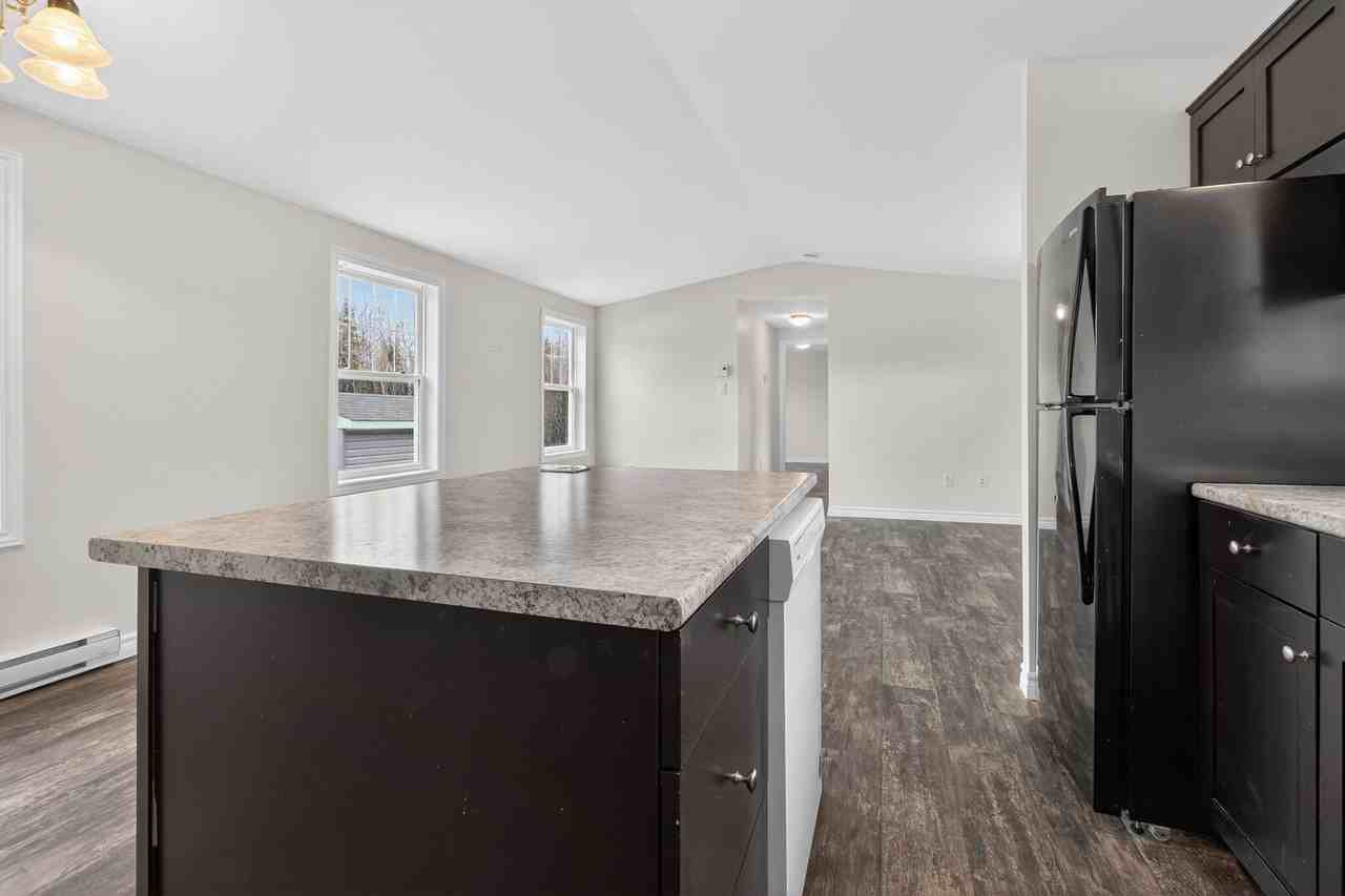 98 River East Dr - Photo 2 of 13