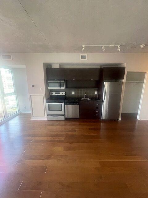 324 Apartment Building - Photo 2 of 12