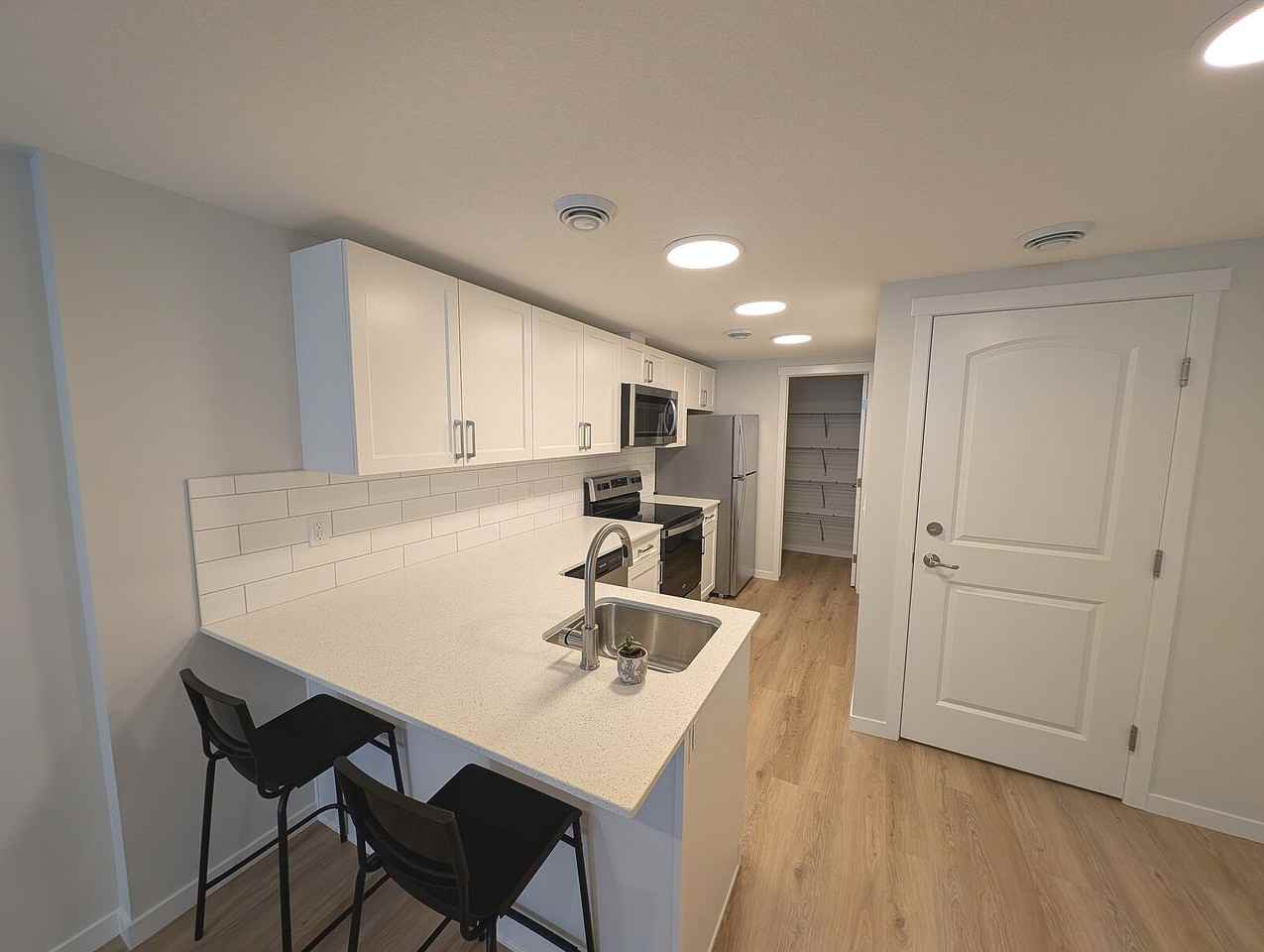 2220 193 St Nw - Photo 3 of 9