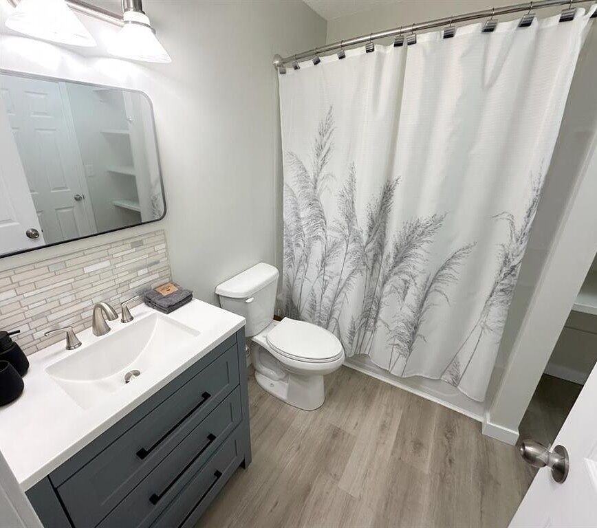 5935 63 St - Photo 3 of 14