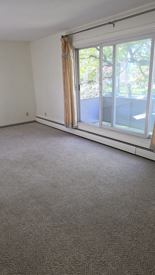 11835 102 St Nw - Photo 2 of 31