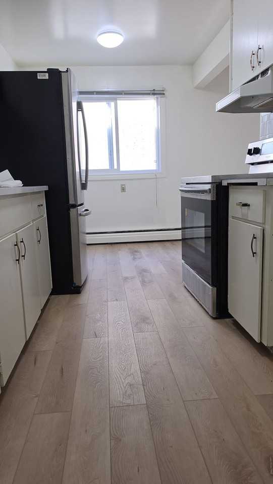 11835 102 St Nw - Photo 6 of 31