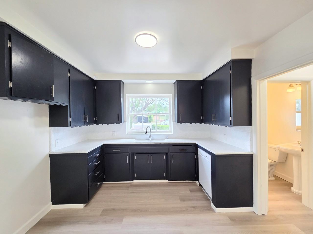 6543 Blewett Ave #NA - Photo 6 of 43