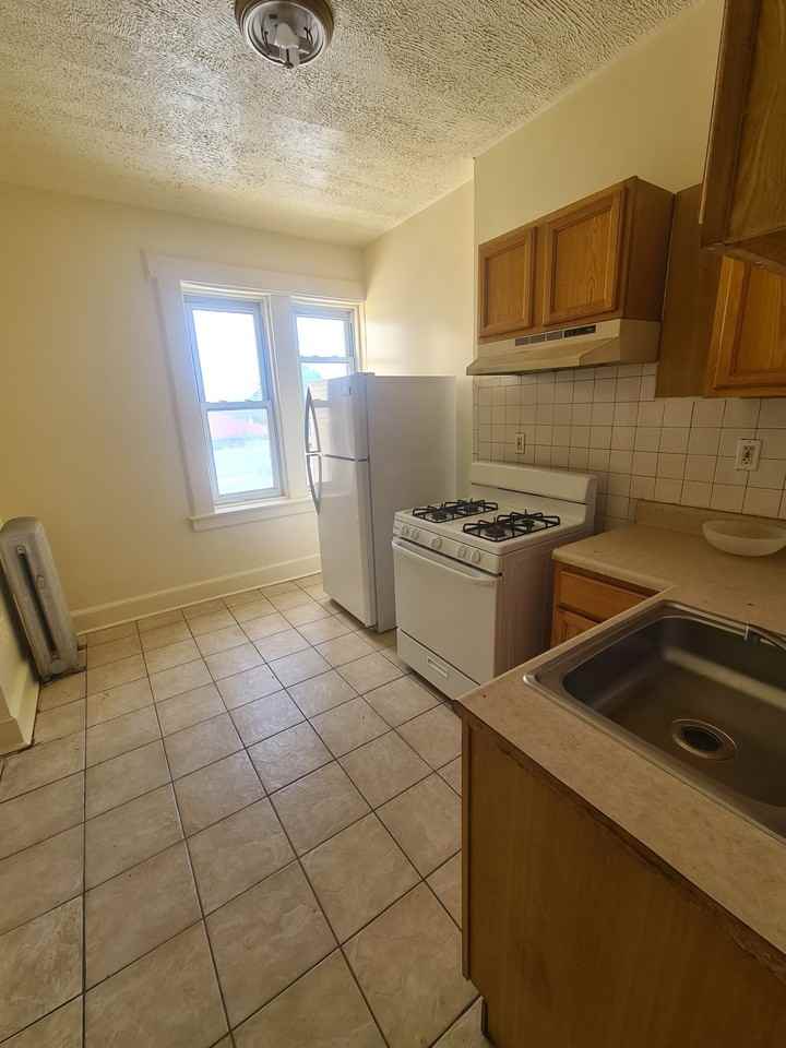 243 16th Avenue #7 - Photo 5 of 7