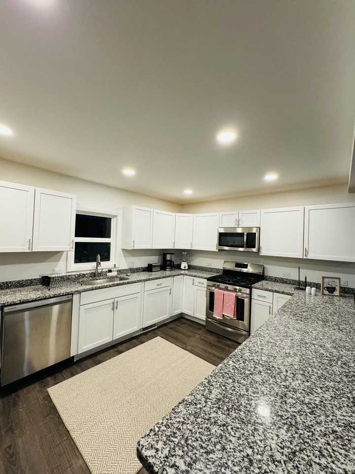 1541 Oakwood Ave #NA - Photo 2 of 9
