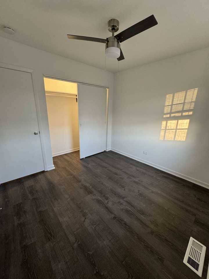 1541 Oakwood Ave #NA - Photo 6 of 9