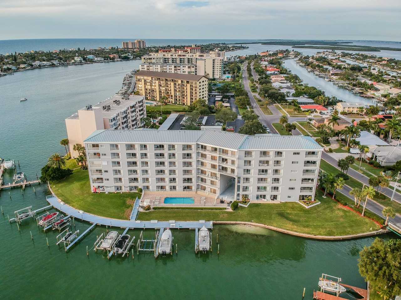 610 Island Way #205