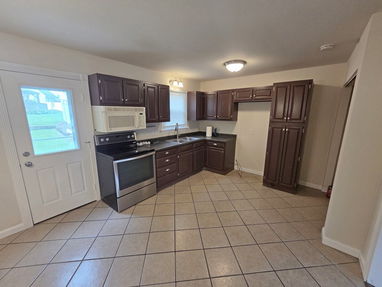 16 Clarendon Dr #NA - Photo 5 of 11